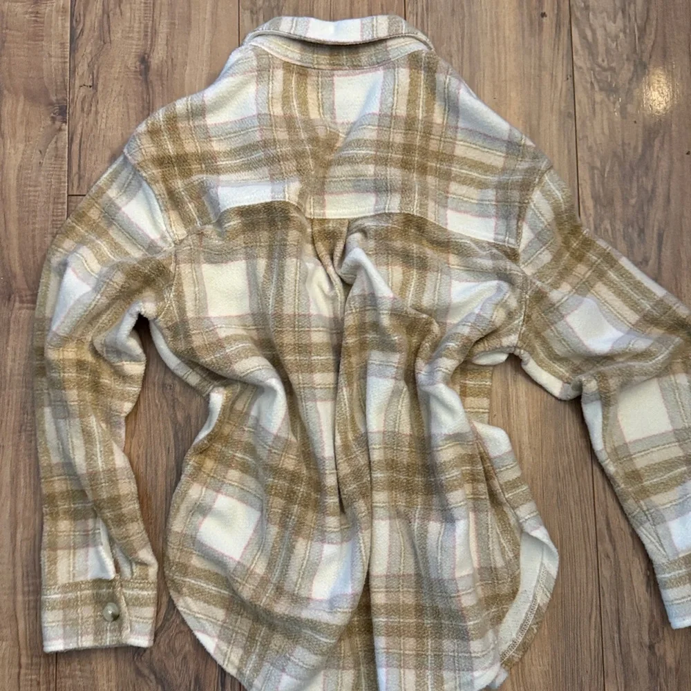 American Eagle Outfitters Cream & Tan Plaid Utility Shacket size S - Picture 4 of 4